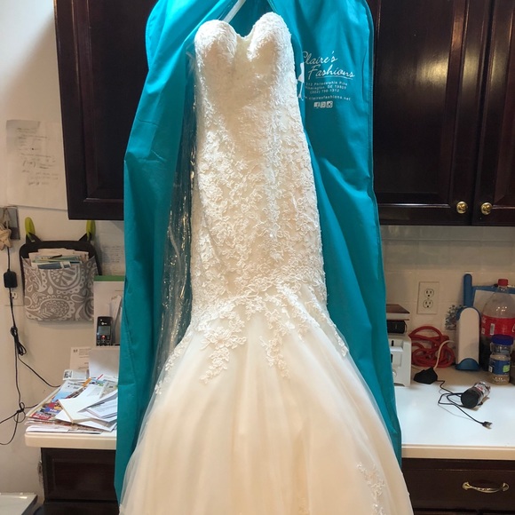 NWT Allure Romance Wedding Dress - Picture 1 of 8